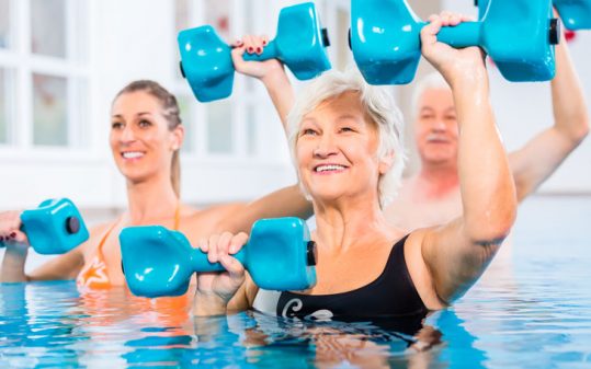 hidroterapia en adultos mayores
